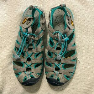 Keen women’s whisper sandals size 7 in neutral gray/lagoon